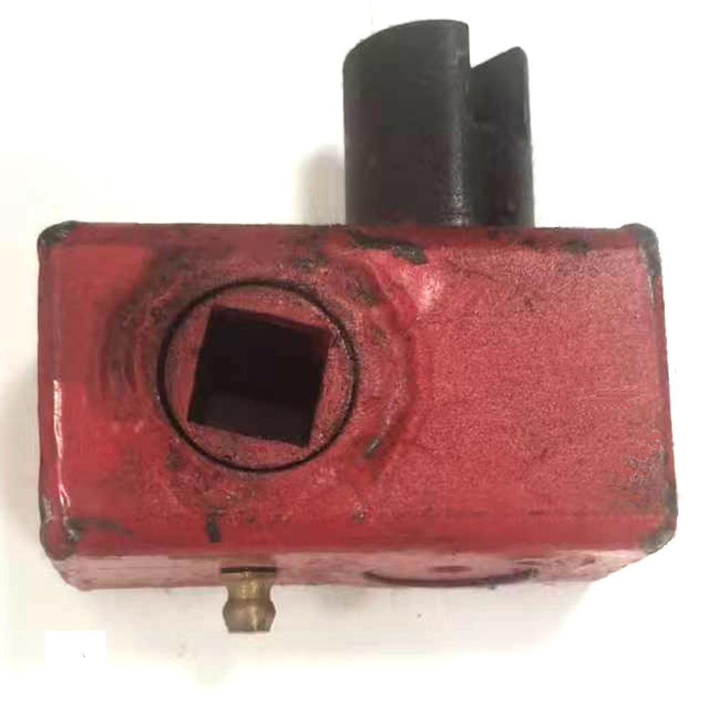 Side Curtain Tensioner with Slotted Round Head and Square Hole